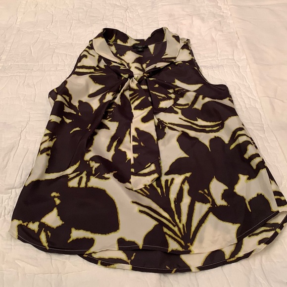 Ann Taylor sleeveless top - Picture 1 of 3